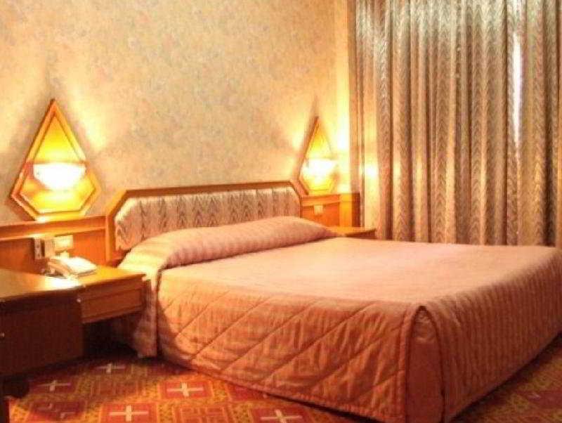Khon Kaen Hotel Экстерьер фото