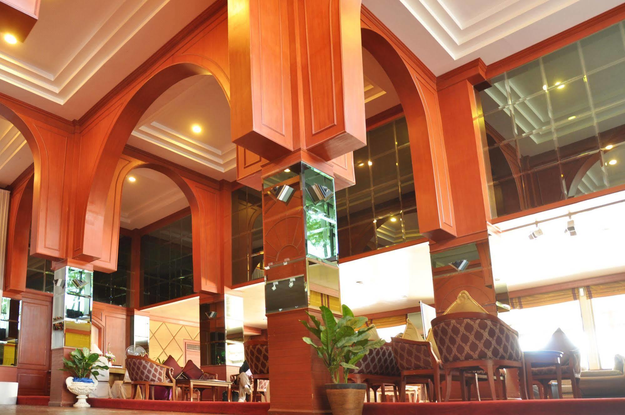 Khon Kaen Hotel Экстерьер фото